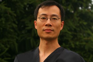 Dr.  Robert Chiu